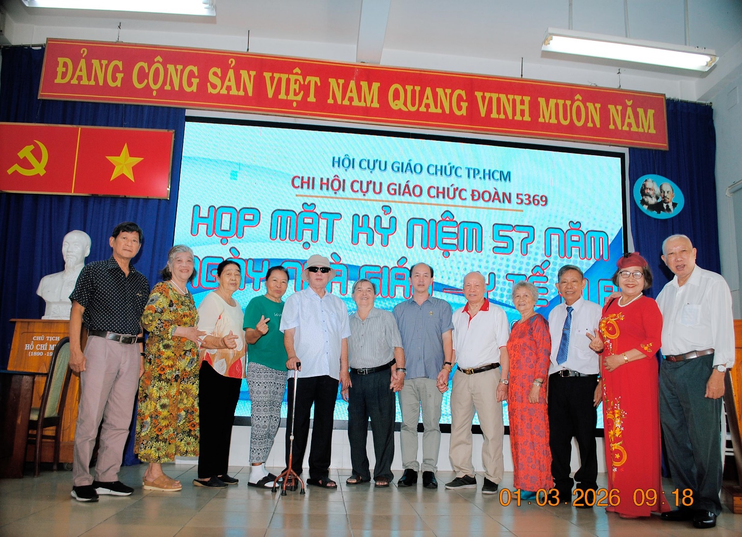 HỌP MẶT CỰU GIÁO CHỨC ĐOÀN ĐI B 5