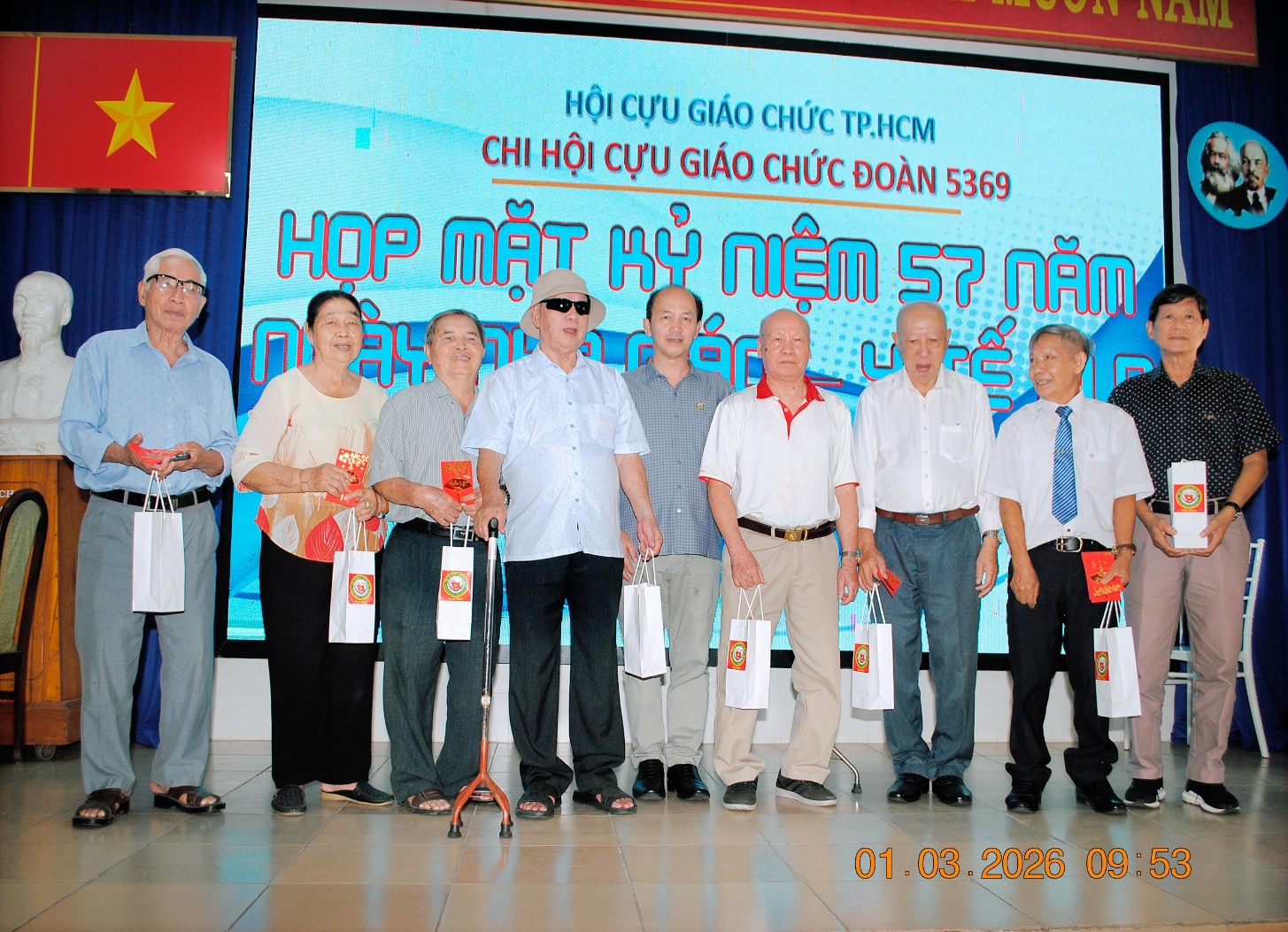 HỌP MẶT CỰU GIÁO CHỨC ĐOÀN ĐI B 5