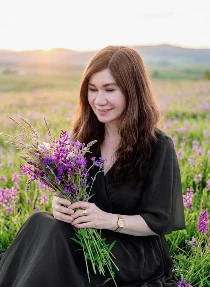 CÂU THƠ CHẢY VÀO SÔNG VÀO BỂ