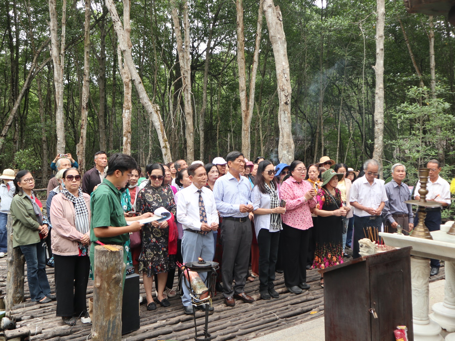Một nén hương lòng – Nguyễn Thành