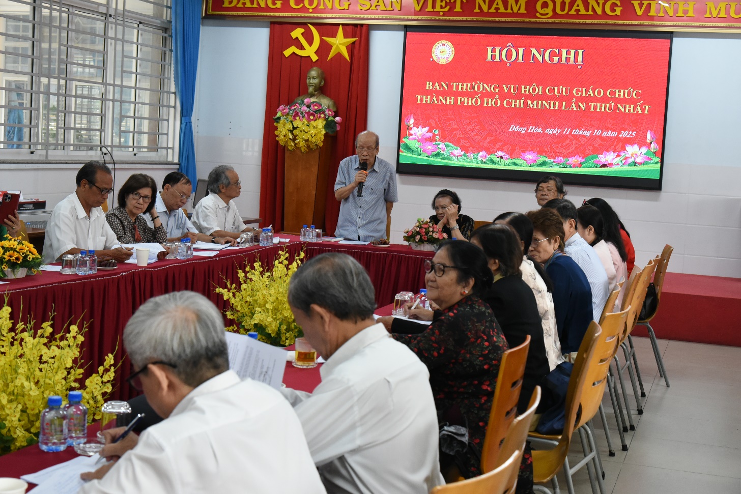 HỘI NGHỊ BAN THƯỜNG VỤ HỘI CỰU GIÁO CHỨC TẠI DĨ AN