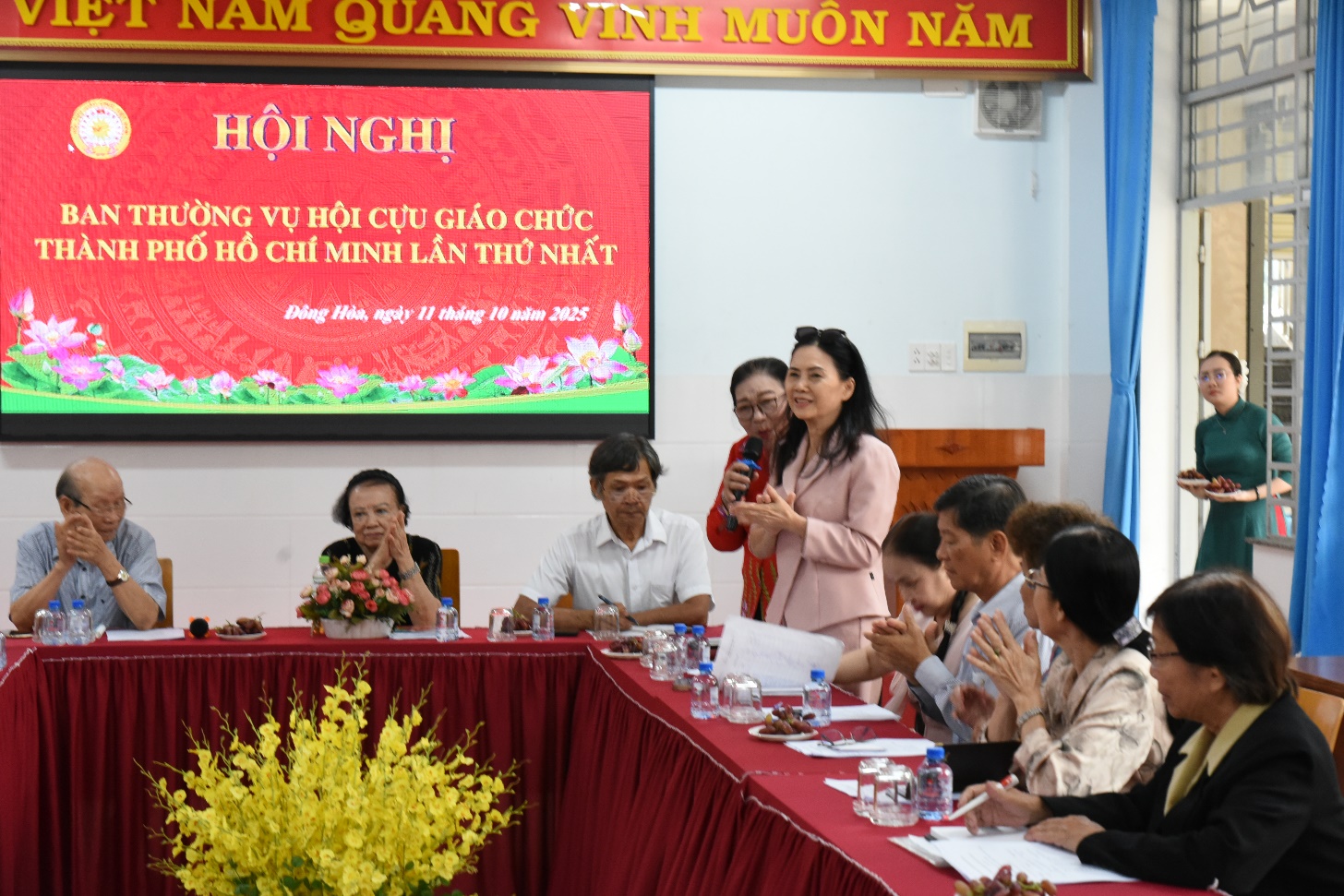 HỘI NGHỊ BAN THƯỜNG VỤ HỘI CỰU GIÁO CHỨC TẠI DĨ AN