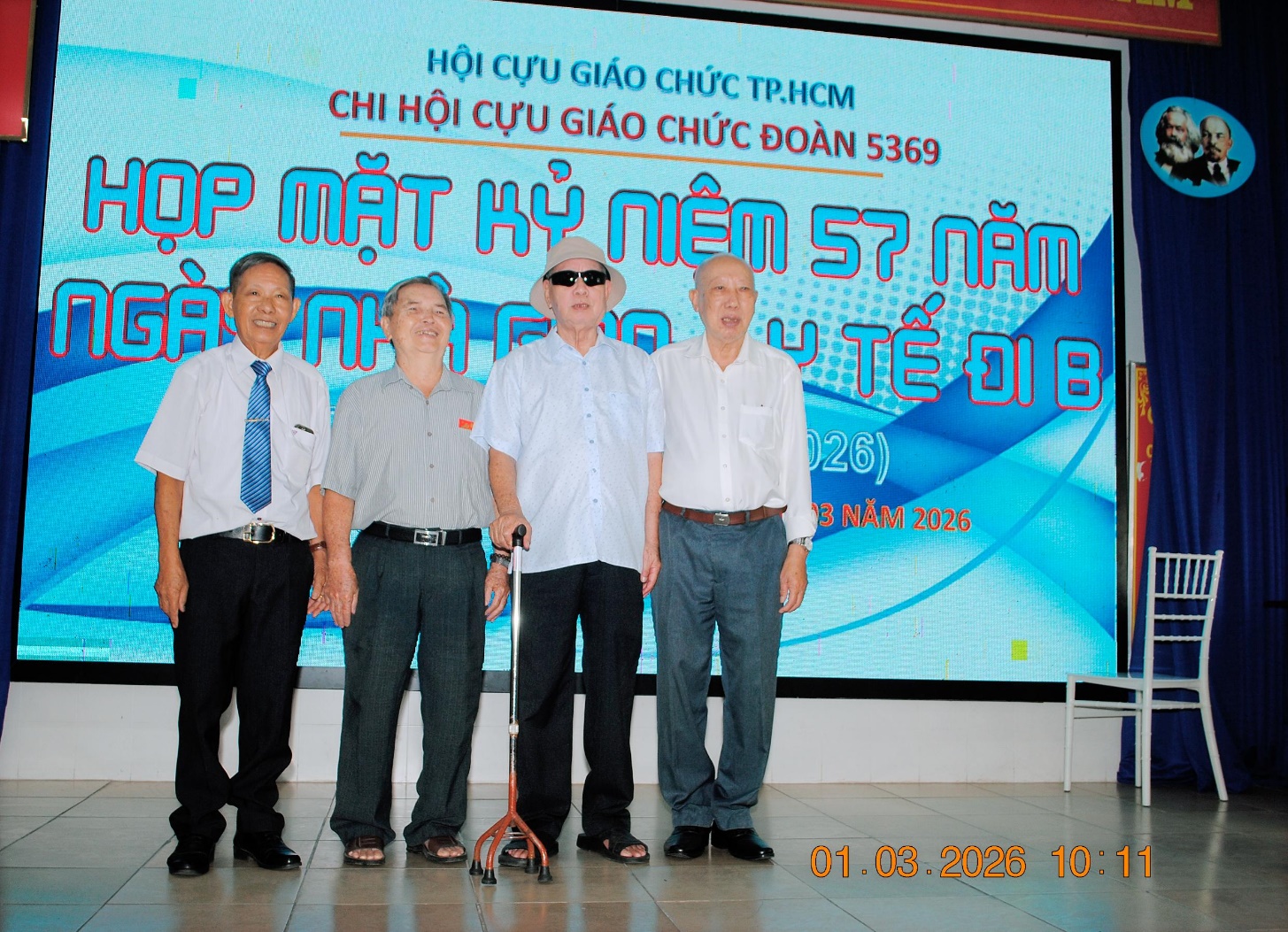 HỌP MẶT CỰU GIÁO CHỨC ĐOÀN ĐI B 5