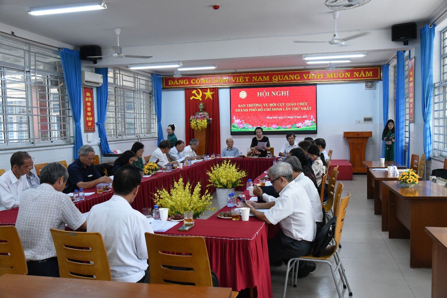 HỘI NGHỊ BAN THƯỜNG VỤ HỘI CỰU GIÁO CHỨC TẠI DĨ AN