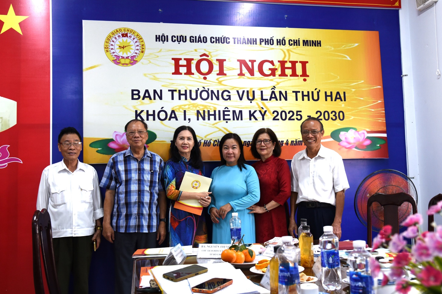 HỘI NGHỊ BAN THƯỜNG VỤ LẦN II