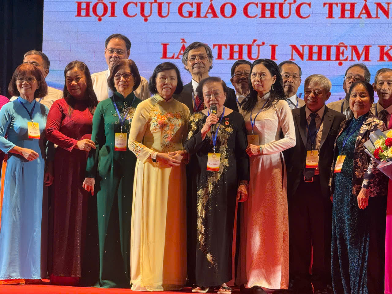 Tản mạn về  một kỳ đại hội cựu giáo chức thành phố