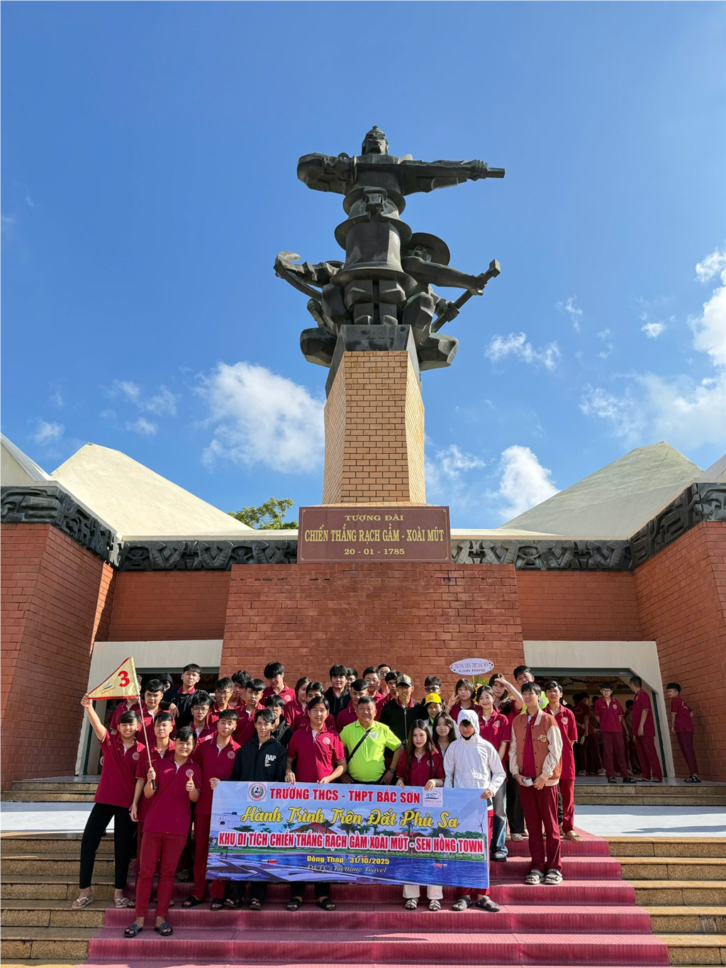 Hoạt Động Trải Nghiệm Ngoại Khóa - Hành Trình Về Nguồn 2025