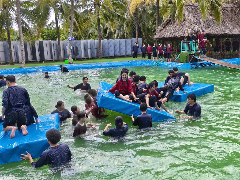 Hoạt Động Trải Nghiệm Ngoại Khóa - Hành Trình Về Nguồn 2025